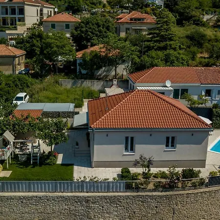 فيلة Katess With Heated Pool *