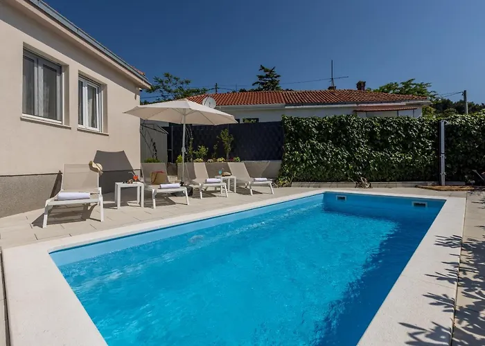Katess With Heated Pool فيلة *