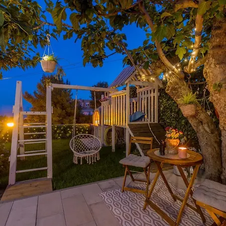 Katess With Heated Pool