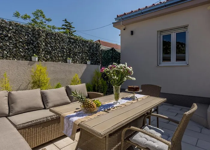Katess With Heated Pool Villa Split