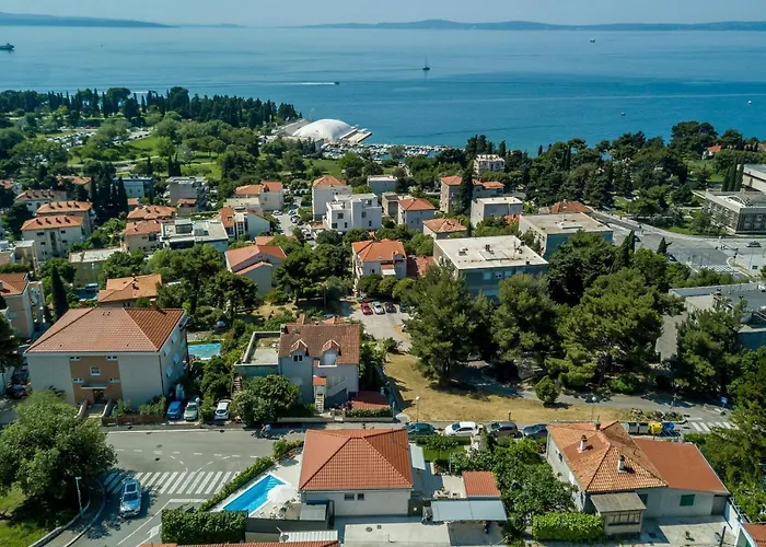 Katess With Heated Pool Villa