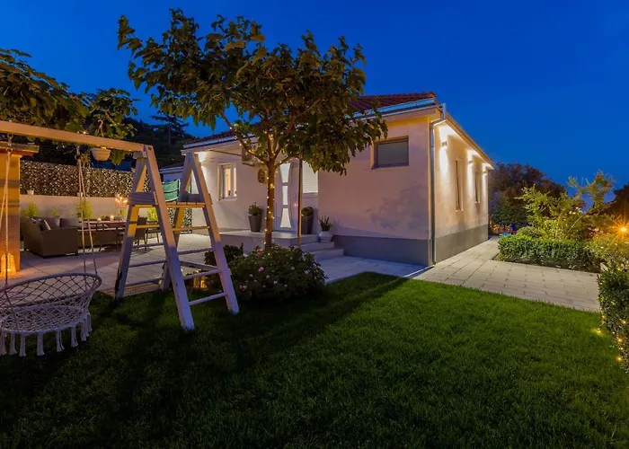 Villa Katess With Heated Pool *