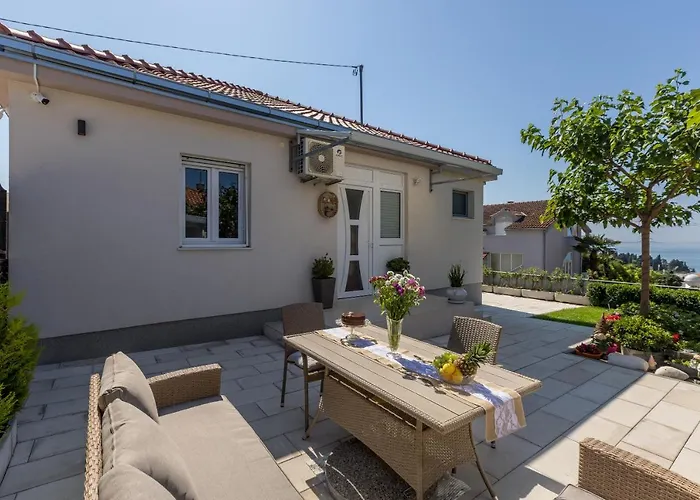 Katess With Heated Pool *