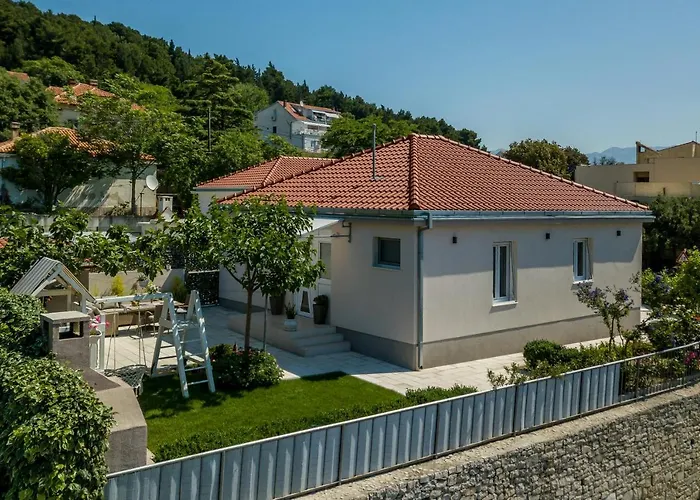 Villa Katess With Heated Pool