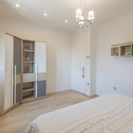 Katess With Heated Pool *